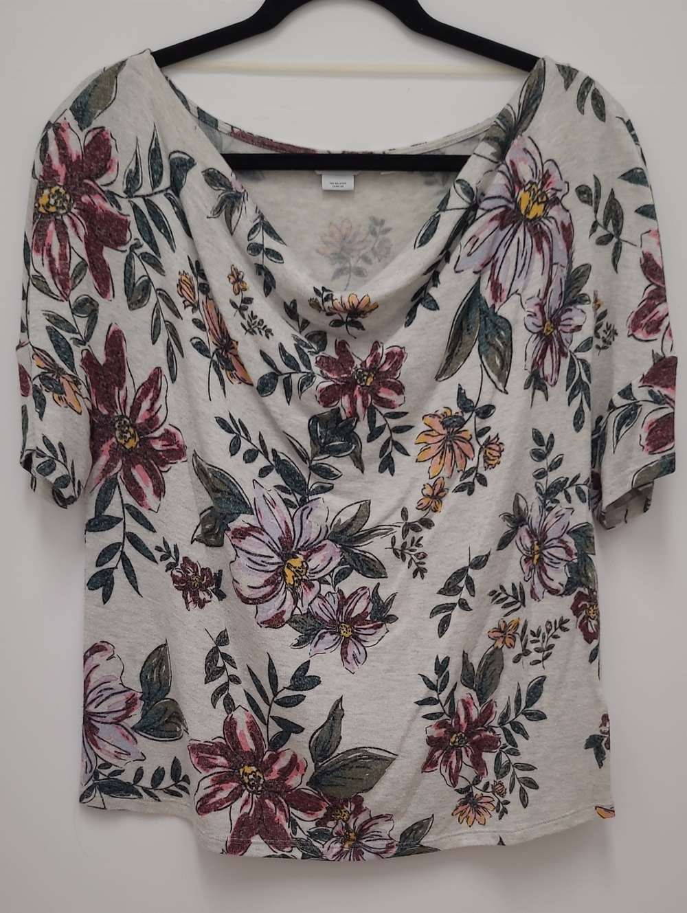 Reitmans Floral Scoop-Neck Top in Cream, Burgundy and Green